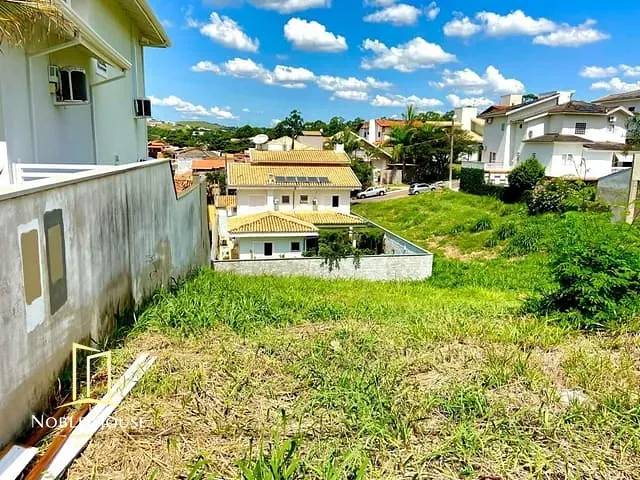 Terreno com 450m², à venda, no bairro Villaggio Capríccio em Louveira