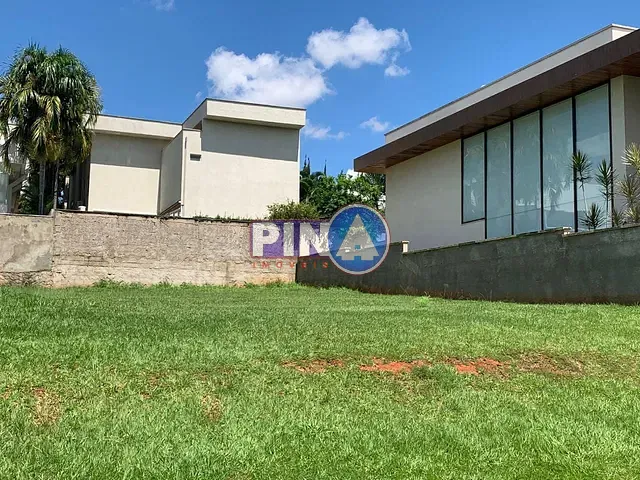 Terreno com 451m², à venda, no bairro Jardins Verona em Goiânia