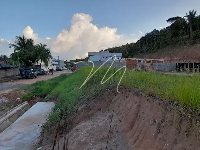 Terreno com 450m², à venda, no bairro Olivença em Ilhéus