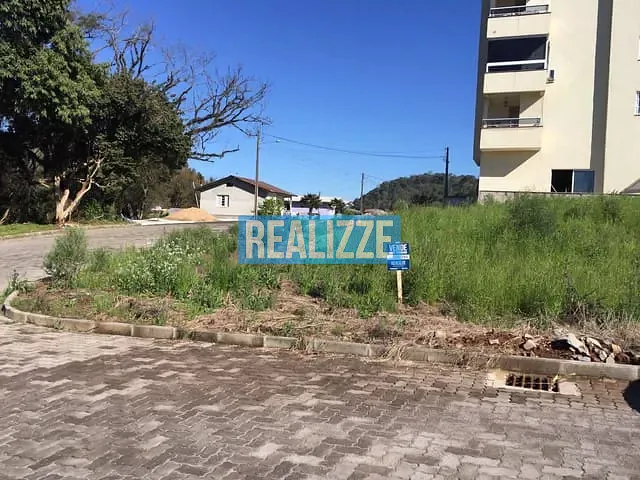 Terreno com 315m², à venda, no bairro Lot. Valentin em Marau