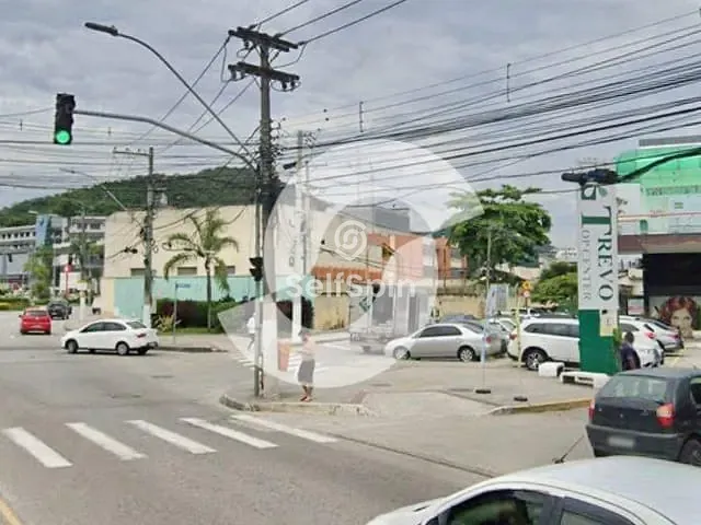 Terreno com 384m², para alugar, no bairro Cantagalo em Niterói