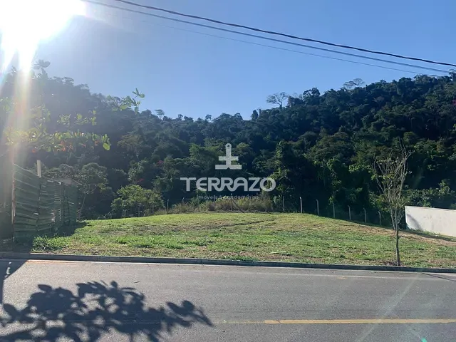 Terreno com 307m², à venda, no bairro Casa de Pedra em Volta Redonda
