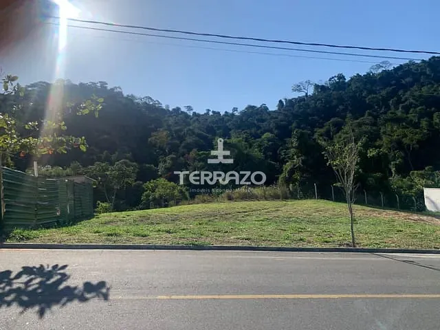 Terreno com 307m², à venda, no bairro Casa de Pedra em Volta Redonda