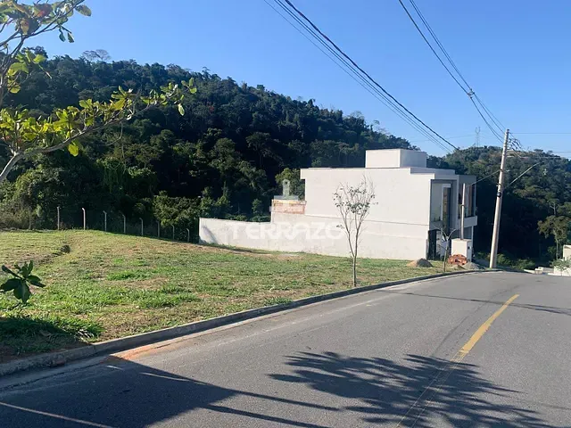 Terreno com 307m², à venda, no bairro Casa de Pedra em Volta Redonda
