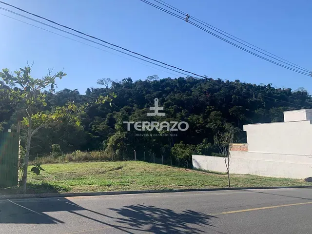 Terreno com 307m², à venda, no bairro Casa de Pedra em Volta Redonda