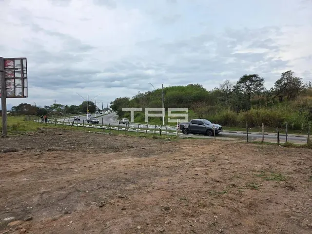 Terreno com 24783m², à venda, no bairro Santana em Pindamonhangaba