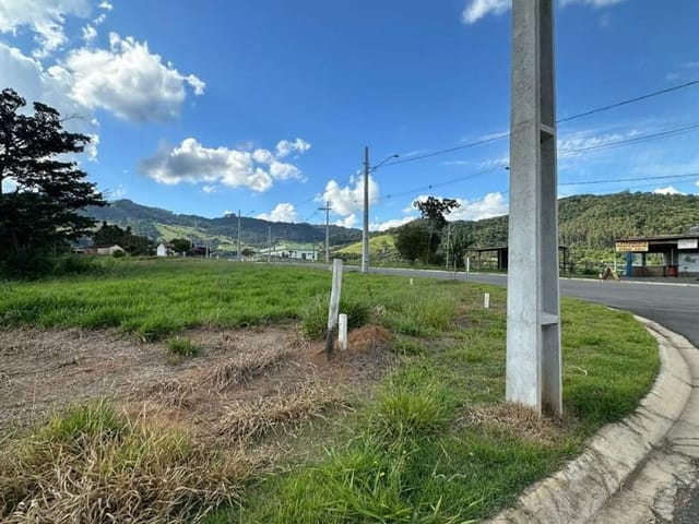 Terreno com 351m², à venda, no bairro Mirante Do Matão em Extrema