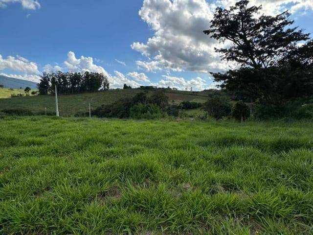 Terreno com 351m², à venda, no bairro Mirante Do Matão em Extrema