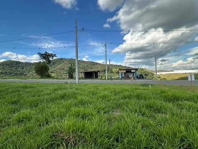 Terreno com 351m², à venda, no bairro Mirante Do Matão em Extrema