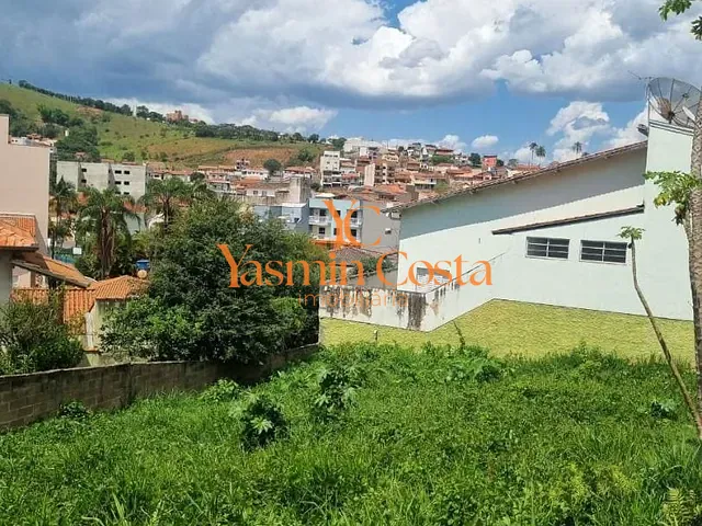 Terreno com 311m², à venda, no bairro Centro em Cambuí