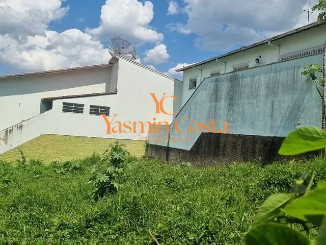 Terreno com 311m², à venda, no bairro Centro em Cambuí