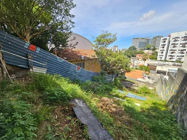 Terreno com 200m², à venda, no bairro Jardim das Bandeiras em São Paulo