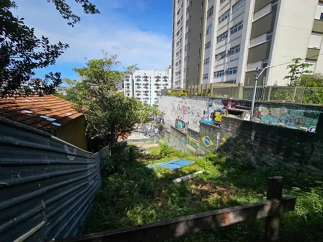 Terreno com 200m², à venda, no bairro Jardim das Bandeiras em São Paulo