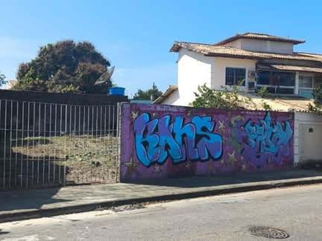 Terreno com 300m², à venda, no bairro Novo Rio das Ostras em Rio das Ostras