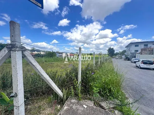 Terreno com 13700m², para alugar, no bairro Espinheiros em Itajaí
