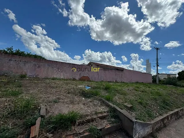 Terreno com 252m², à venda, no bairro Residencial Parque Granja Cecília A em Bauru