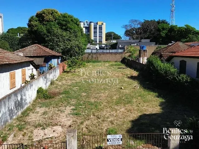 Terreno com 597m², à venda, no bairro Zona 04 em Maringá