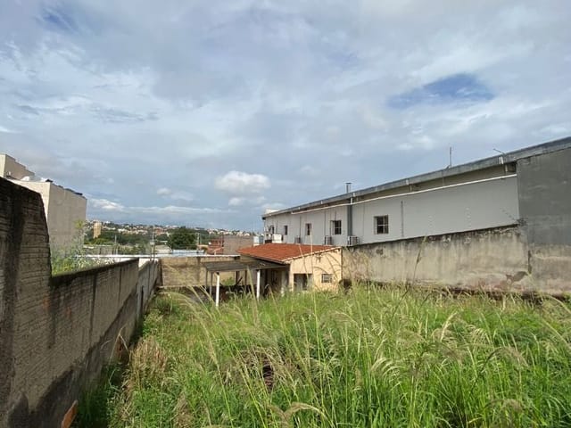 Terreno com 450m², à venda, no bairro Vila Santa Catarina em Americana