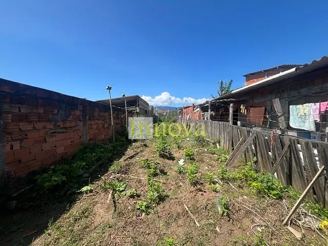 Terreno com 175m², à venda, no bairro Balneário dos Golfinhos em Caraguatatuba