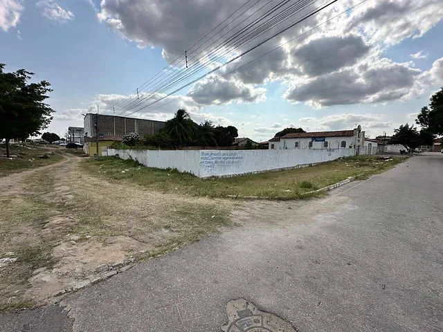Terreno com 900m², à venda, no bairro Tancredo Neves II em Paulo Afonso
