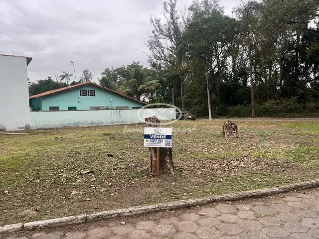 Terreno com 750m², à venda, no bairro Jardim das Rosas (Penedo) em Itatiaia