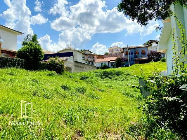Terreno com 450m², à venda, no bairro Villaggio Capríccio em Louveira