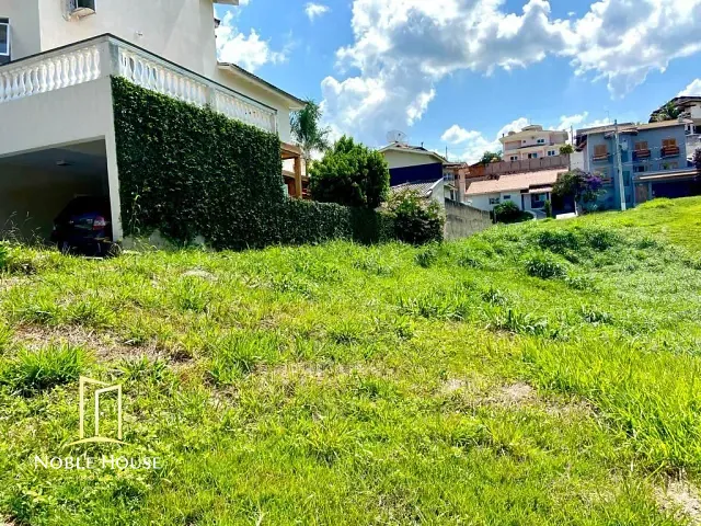 Terreno com 450m², à venda, no bairro Villaggio Capríccio em Louveira