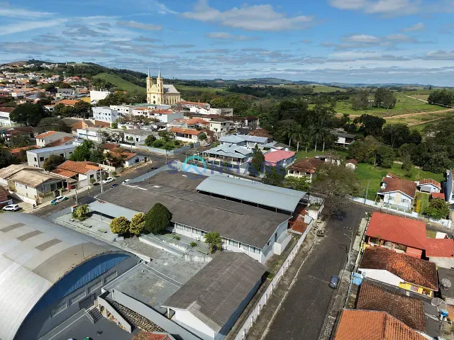 Terreno com 380m², à venda, no bairro Centro em Tomazina