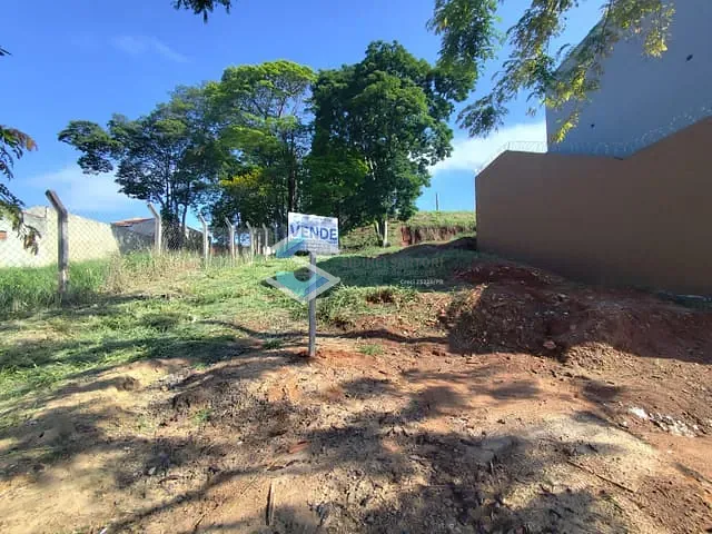 Terreno com 250m², à venda, no bairro Anita Moreira em Jacarezinho