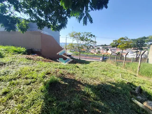 Terreno com 250m², à venda, no bairro Anita Moreira em Jacarezinho