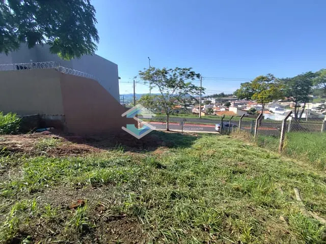 Terreno com 250m², à venda, no bairro Anita Moreira em Jacarezinho