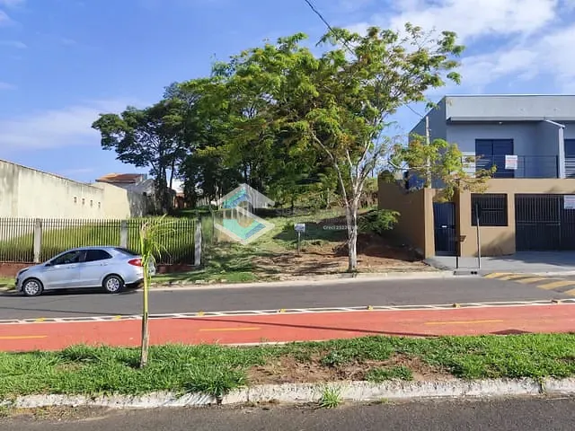 Terreno com 250m², à venda, no bairro Anita Moreira em Jacarezinho