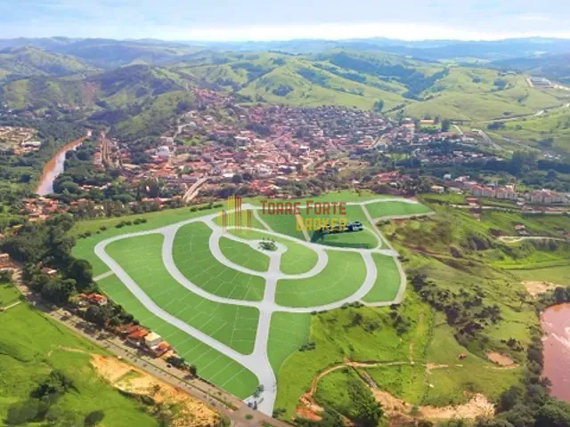 Terreno com 301m², à venda, no bairro Cruzeiro em Belo Vale