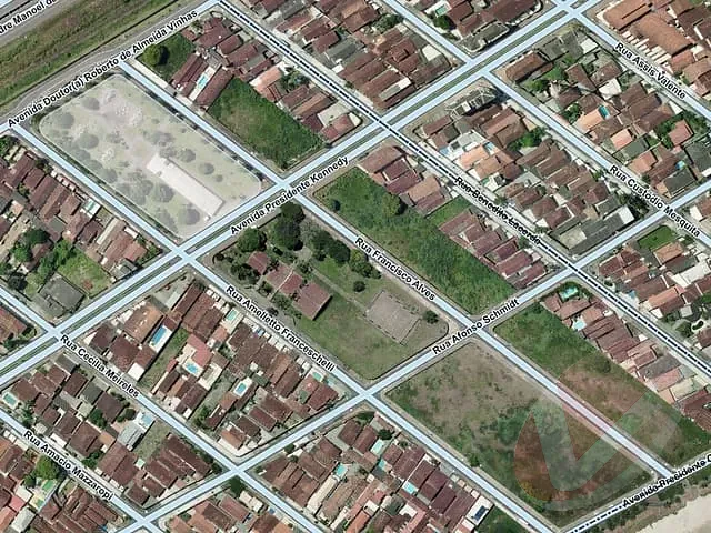 Terreno com 1532m², à venda, no bairro Solemar em Praia Grande