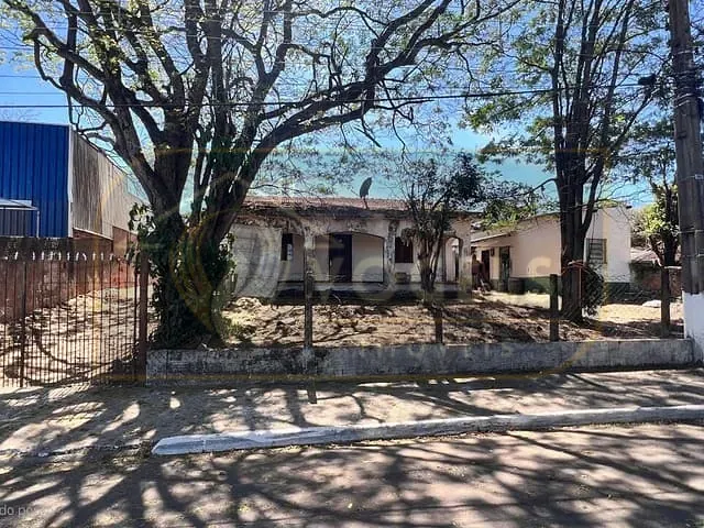 Terreno com 871m², à venda, no bairro Centro em Holambra