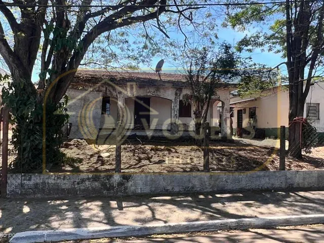 Terreno com 871m², à venda, no bairro Centro em Holambra