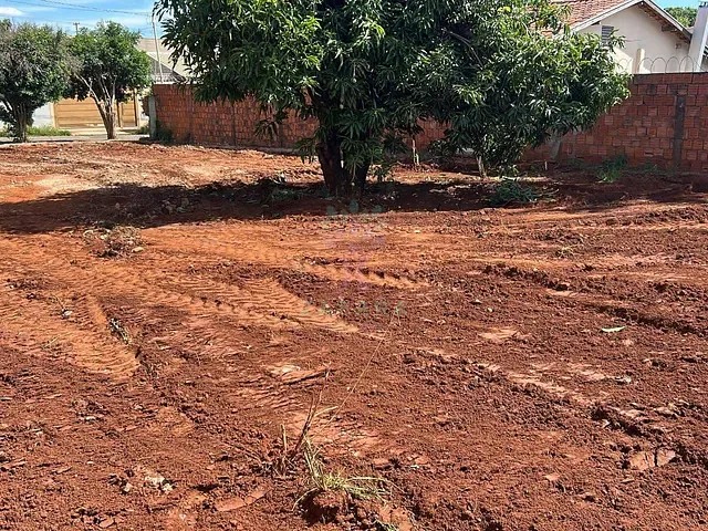 Terreno com 427m², à venda, no bairro Morada Verde em Campo Grande