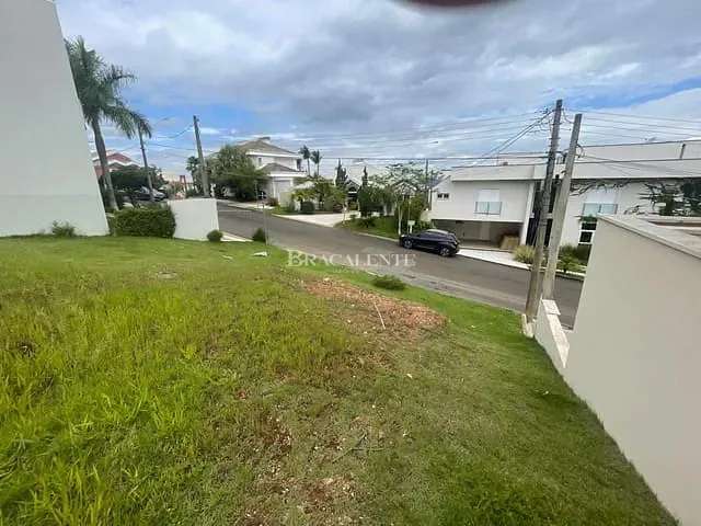 Terreno com 500m², à venda, no bairro Chácaras Silvania em Valinhos