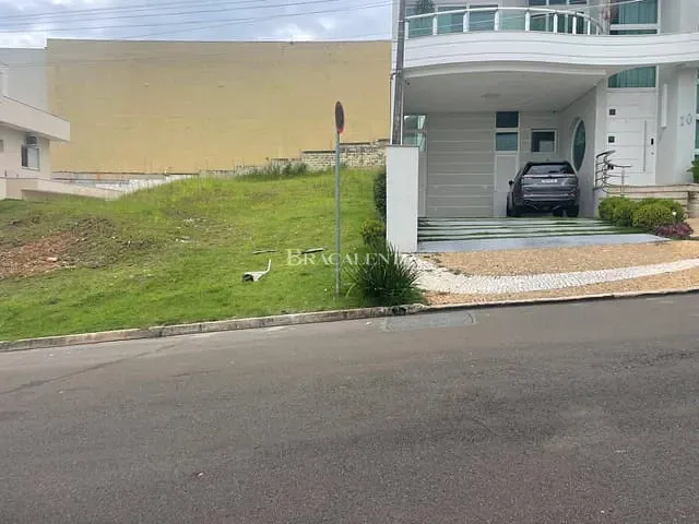 Terreno com 500m², à venda, no bairro Chácaras Silvania em Valinhos