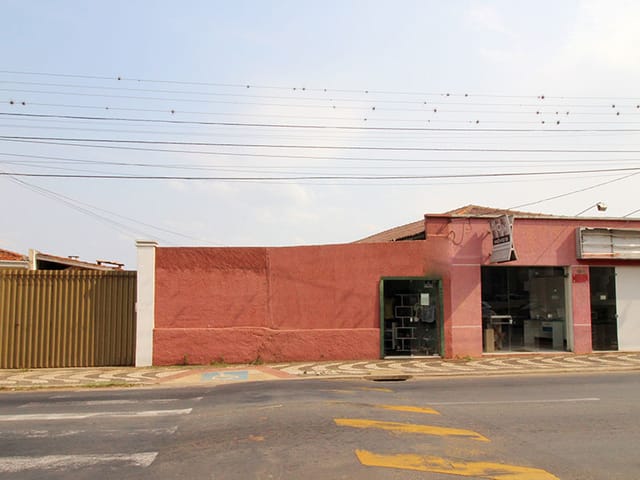 Terreno com 660m², à venda, no bairro Uvaranas em Ponta Grossa