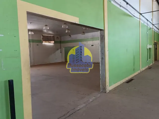 Terreno com 2000m², à venda, no bairro Centro (Cotia) em Cotia