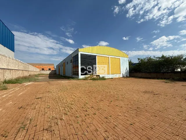 Galpão / Barracão com 2628m², para alugar, no bairro Estância Dlaville em Londrina