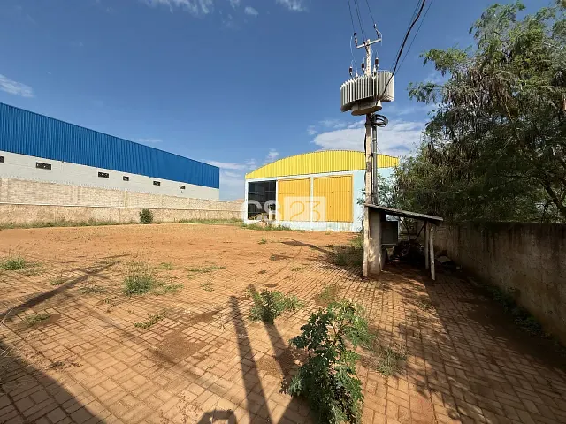 Galpão / Barracão com 2628m², para alugar, no bairro Estância Dlaville em Londrina