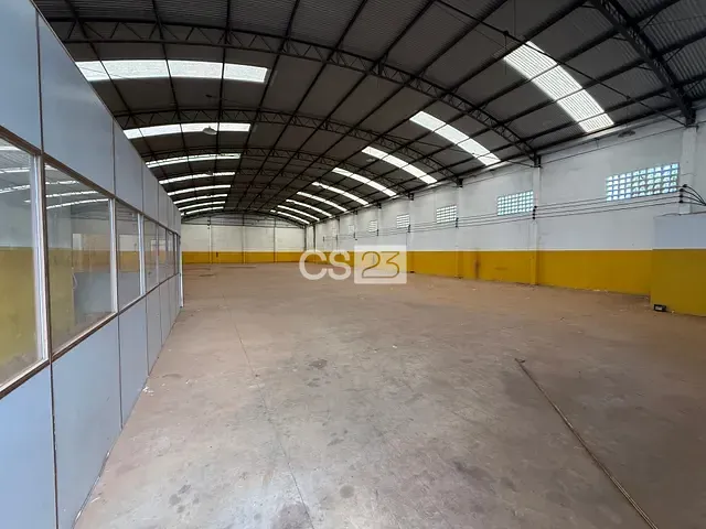 Galpão / Barracão com 2628m², para alugar, no bairro Estância Dlaville em Londrina