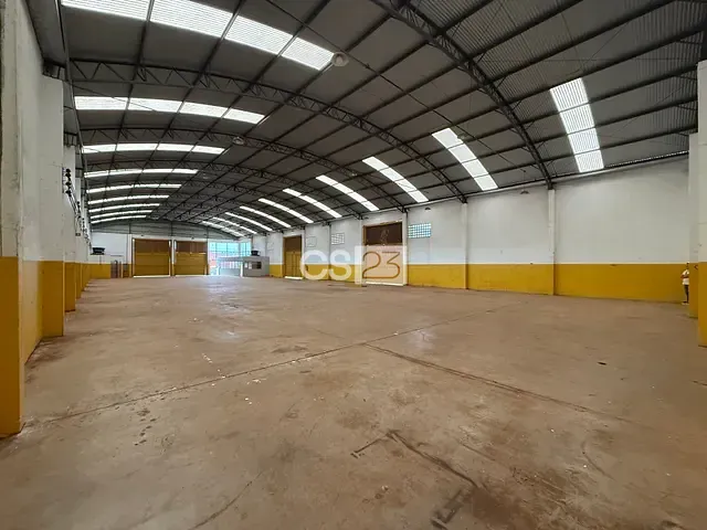 Galpão / Barracão com 2628m², para alugar, no bairro Estância Dlaville em Londrina