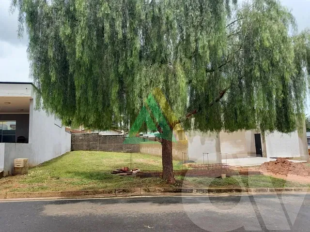 Terreno com 322m², à venda, no bairro Distrito Industrial em Estiva Gerbi