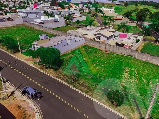 Terreno com 322m², à venda, no bairro Distrito Industrial em Estiva Gerbi