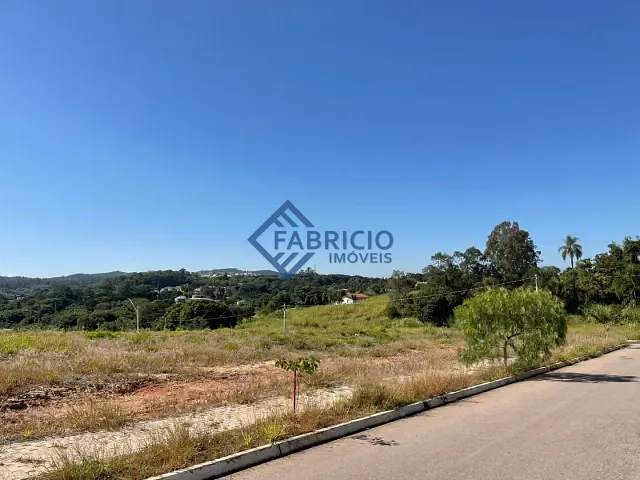 Terreno com 250m², à venda, no bairro Pinheirinho em Vinhedo