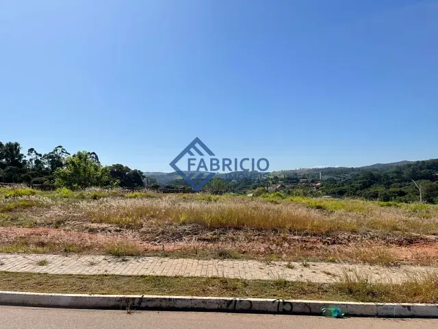 Terreno com 250m², à venda, no bairro Pinheirinho em Vinhedo