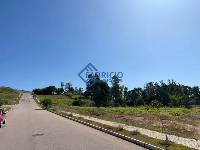 Terreno com 250m², à venda, no bairro Pinheirinho em Vinhedo